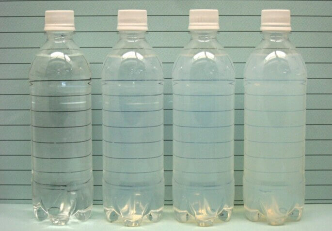 水と3種類の濃度の希釈液を500mlペットボトルに充填した